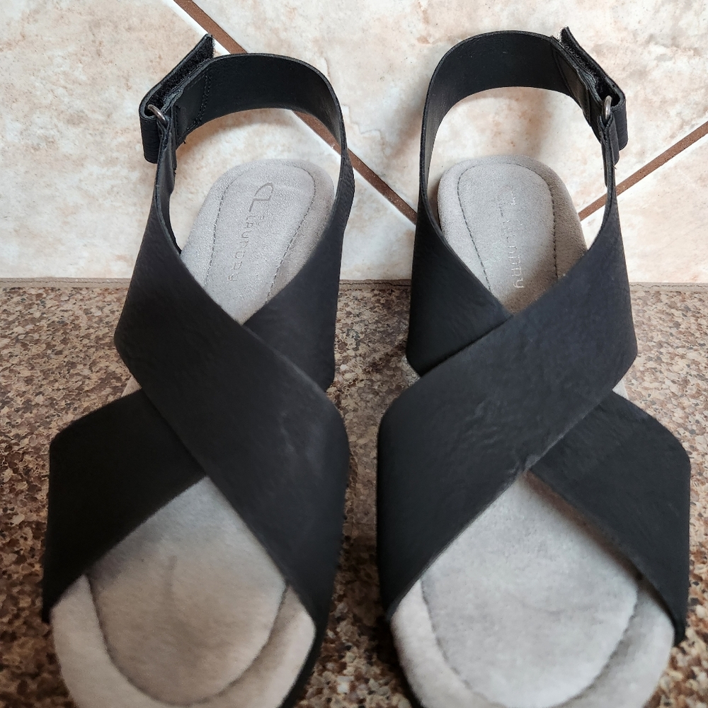 Womens wedge sandals